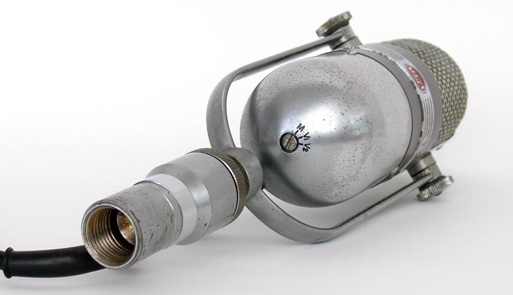 RCA 77-DX professional microphone at http://www.collectornet.net