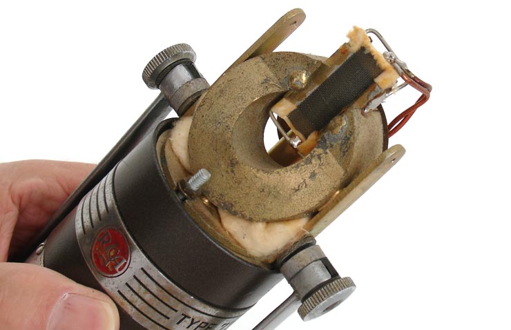 RCA 77-DX professional microphone at http://www.collectornet.net